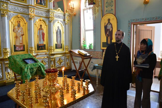 イコン画がかけられた国後島のロシア正教会の内部