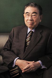 <strong>鈴木敏文</strong>●セブン&アイ・ホールディングス代表取締役会長兼CEO。1932年、長野県生まれ。中央大学経済学部卒業後、東京出版販売(現トーハン)入社。63年イトーヨーカ堂入社。73年セブン-イレブン・ジャパンを創設して日本一の小売業に育てる。2003年イトーヨーカ堂およびセブン-イレブン・ジャパン会長兼CEO就任。05年セブン&アイ・ホールディングスを設立し、現在に至る。