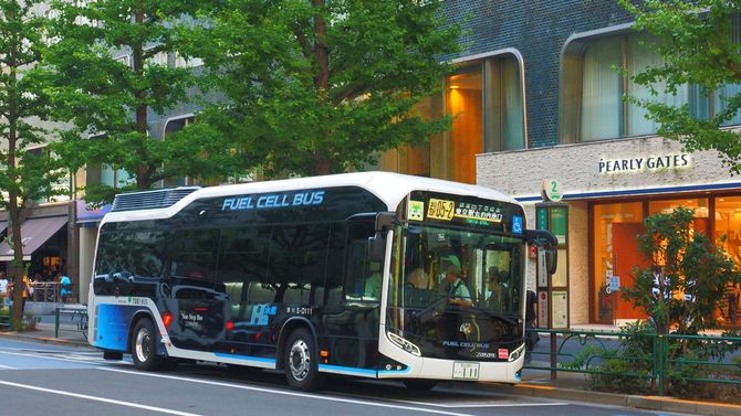 都内を走る燃料電池の都バス
