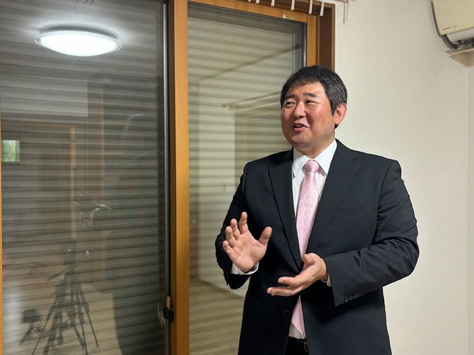 取材を受ける児玉さん