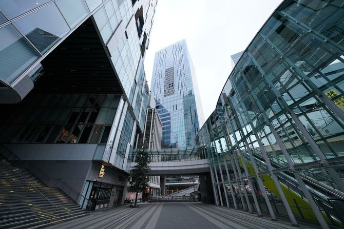 渋谷ストリーム。ガラス張りの建物がドーン。最近の東京はこんな建物が増えた