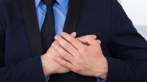 あがり症の人は｢立ち方｣を変えてみる…ハーバード大の研究で判明した緊張がスッと消える"魔法のポーズ"