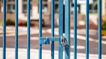 せっかく受験を突破したのに｢学校に行きたくない｣…不登校リスクを一気に高める難関校の"危険要因"