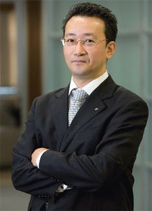 <strong>宮崎智彦●みやざき・ともひこ</strong><br>野村証券 産業戦略調査室 主任研究員。1968年、千葉県生まれ。東京大学理学部物理学科卒業。同大学院理学系研究科博士課程修了(理論物理)。2年間のベンチャー企業勤務を経て、99年に野村証券入社。金融研究所企業調査部で半導体、携帯電話業界などの分析を行う。その後外資系金融機関を経て、2005年に復帰。