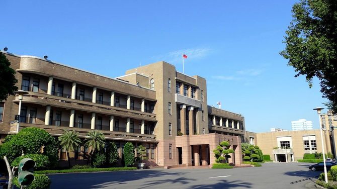 日本の内閣府に相当する台湾行政院。現在の大臣相当ポスト21人のうち、立法委員(国会議員)経験者は3人しかいない。