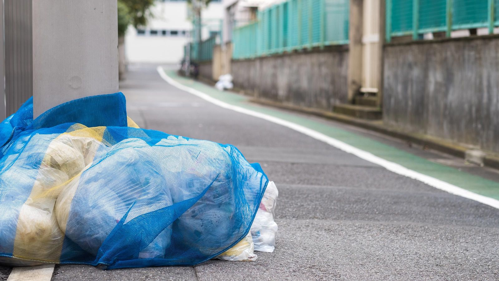 ｢マスクがない｣ごみ清掃芸人が痛感するコロナ禍の副作用 ペットボトルと断捨離ごみが増えた