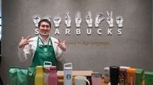｢接客の中心は聴覚障害のある人たち｣スタバが国立駅に異例の新店を開いたワケ