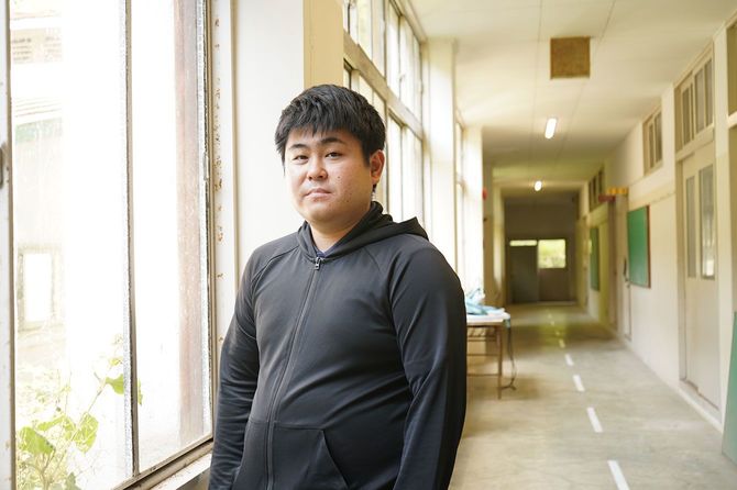 トラフグの初出荷までこぎつけた下西勇輝さん