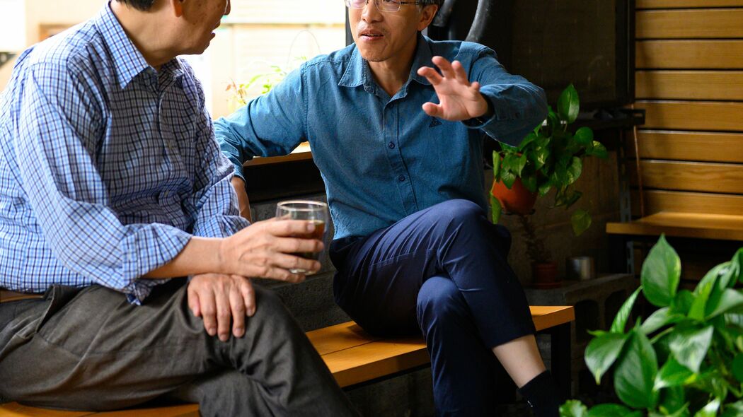 佐藤優｢自虐的な不健康自慢を大いにすべし｣…50歳以降の同窓会が60歳以降の幸福度を左右するワケ