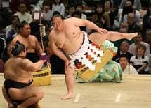 もし"沈黙の横綱"稀勢の里が先輩だったら