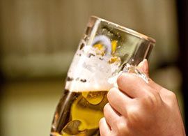ワタミが上場初の赤字、居酒屋はもう限界か