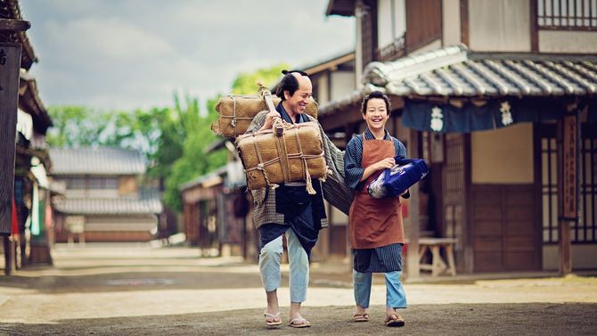 江戸時代、親子が話しながら歩いているイメージ