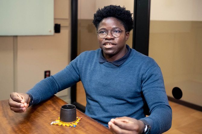 志高く海外で大きく成長し、アンゴラの発展に寄与したいと語るアルフレド・ムエネコンゴ・カメイアさん