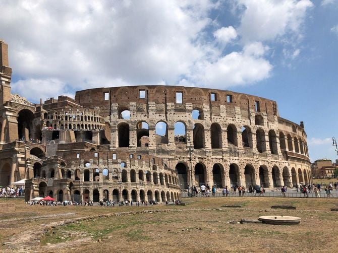 還暦手前でCAからツアコンに転身し、約10年。「添乗員の仕事は“やりきった”と思えるまで続けたい」と海外を飛び回る。