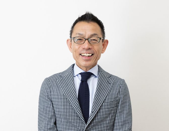 可児良友先生 医系専門予備校メディカルラボ 本部教務統括 数多くの医学部・歯学部志望者を合格に導いてきた豊富な経験をもとに、医学部受験についての指導メソッドを構築し注目を集める。近年はメディアにも多く出演。そのメソッドを紹介した著書『「医学部受験」を決めたらまず読む本』を時事通信社から出版。