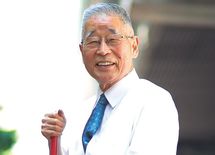 総数7万枚“非効率なハガキ”を書き続ける真意