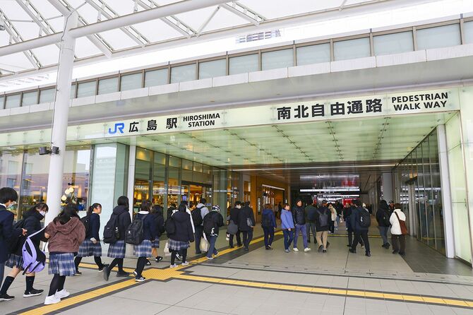 南北をつなぐ自由通路