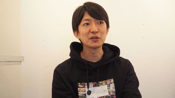 インタビューに応じる澤田さん