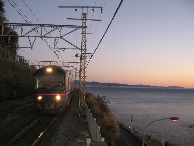 根府川駅の4番ホームから東京方面を撮影した写真
