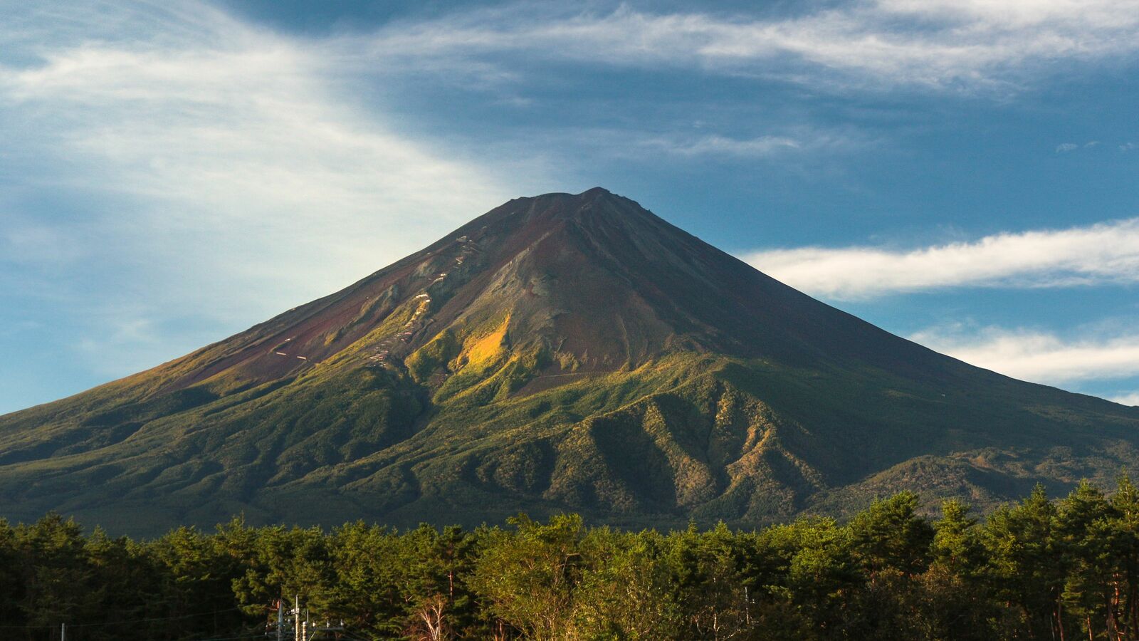 ｢飲み水を使い切って不安になった｣と救助要請…登山客から次々舞い込む "呆れた110番･119番通報"の中身 夏の富士山では毎日のように"遭難事故"が起きている