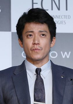 小栗旬氏、富士通のスマートフォン「arrows」シリーズ新商品、新CM発表会。2019年6月7日、東京都港区