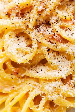 カルボナーラのパスタ