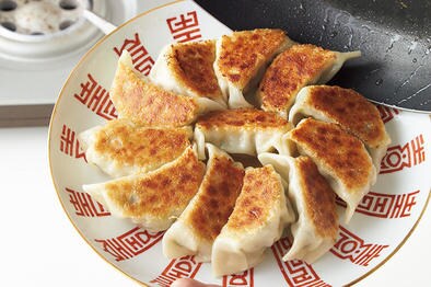 ビールが止まらなくなる餃子レシピ4選