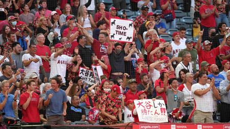 日本人のコロナ自粛はすごかった 上から目線で 緩み に怒る人はこれ以上なにを望むのか 被害甚大な欧米がマスクなしのワケ President Online プレジデントオンライン