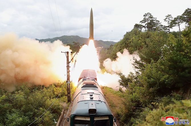 北朝鮮の「鉄道機動ミサイル連隊」によるミサイル発射訓練