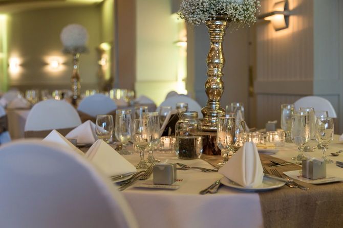 セッティングを終えた披露宴会場