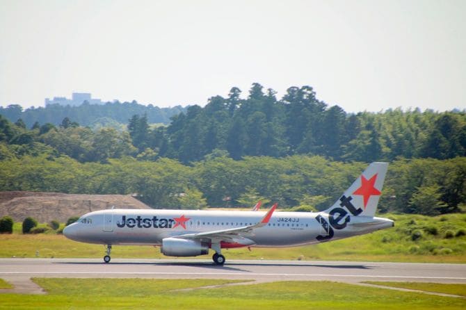 成田空港に就航するジェットスター機