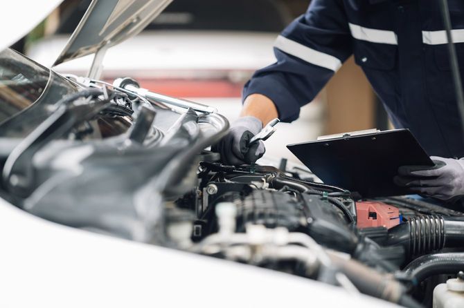 自動車の修理サービス