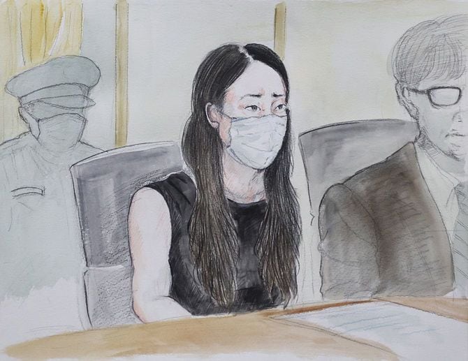 初公判に出廷した須藤早貴被告＝2024年9月12日、和歌山地裁［イラスト・松元悠氏］