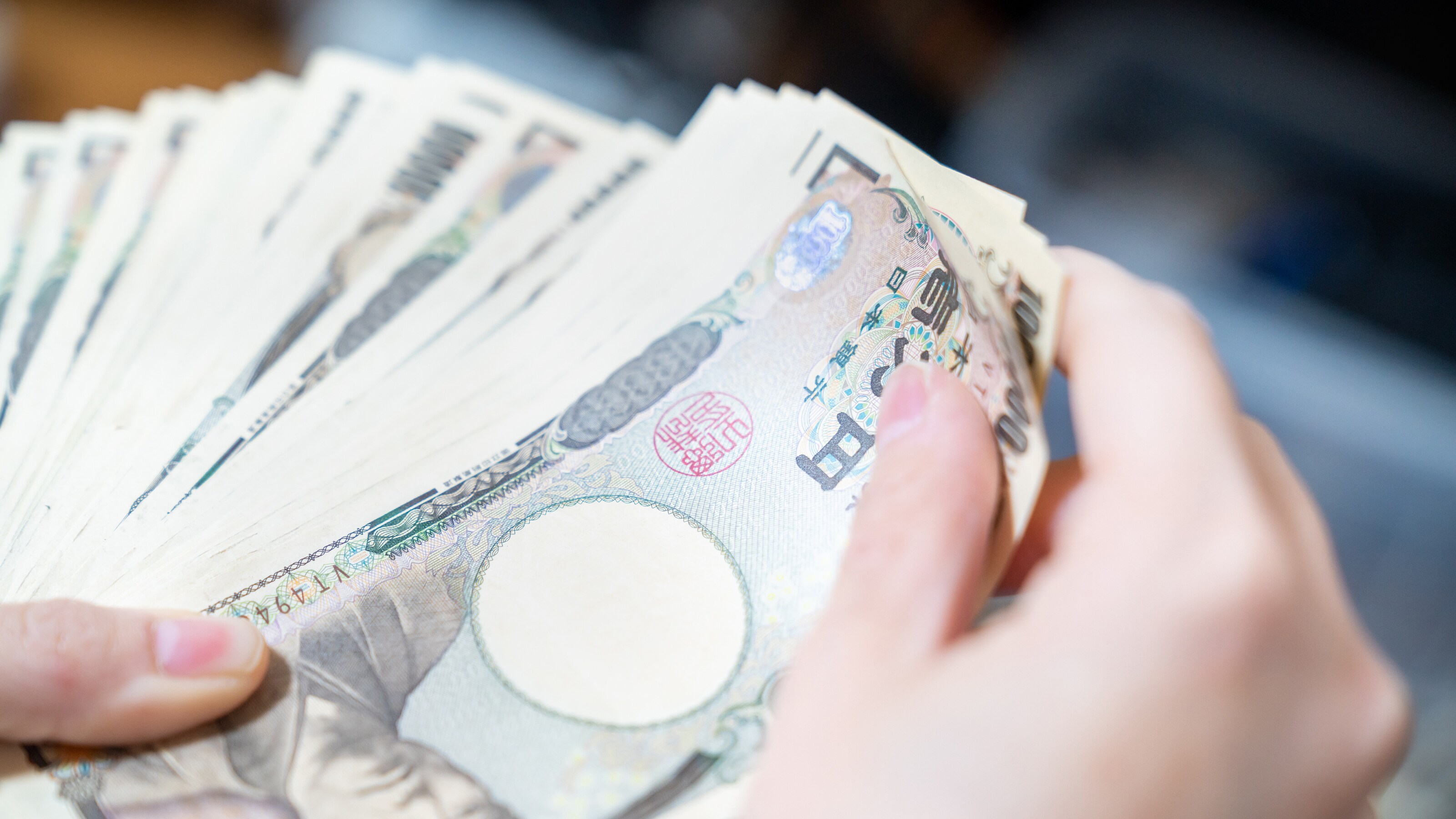 年下ホストに貢ぐため 整形して風俗で働く 2800万円の共有財産を使い込んでも止まらない ホス狂い 私はホストに行ったことを1円たりとも後悔していません President Online プレジデントオンライン