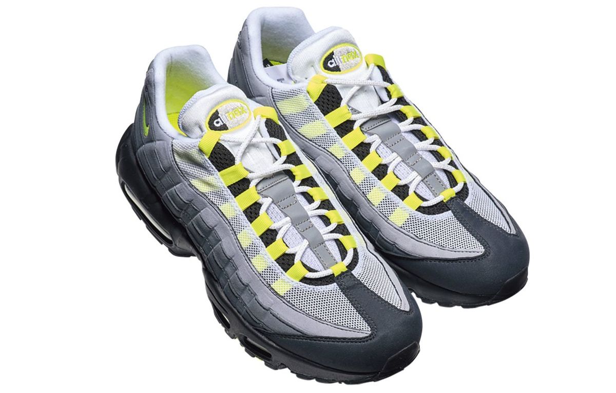 NIKE AIR MAX 95 OG 通称“イエローグラデ”（写真＝『スニーカー学 atmos創設者が振り返るシーンの栄枯盛衰』より）