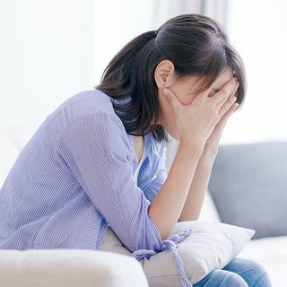 放置すると老け顔が一気に加速 女性ホルモンのゆらぎ を改善する あの食べ物 頭痛やイライラ シワたるみも出現 President Online プレジデントオンライン