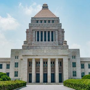 ブラック職場 国会議員秘書 の異常な世界 それでも残る人は どこが違うのか President Online プレジデントオンライン