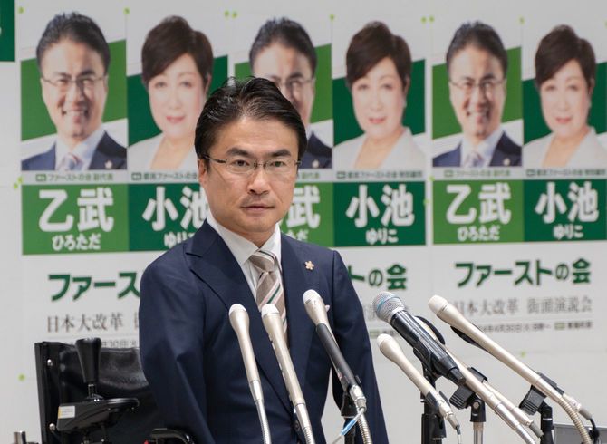 記者会見で衆院東京15区補欠選挙への立候補を表明する乙武洋匡氏＝2024年4月8日、東京都江東区