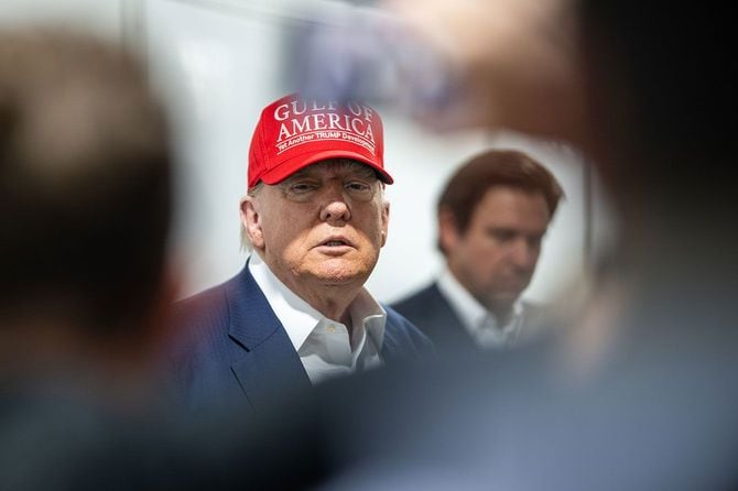 2025年7月1日、移民収容施設を視察するトランプ大統領