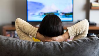｢帰宅後テレビをつけて休憩｣はやってはいけない…理学療法士が勧める｢脳の疲労回復を早めるプチ習慣｣