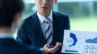 そりゃ企画がスイスイ通るわけだわ…確実にツッコミが入りそうなときに要領のいい人が使う"枕詞"
