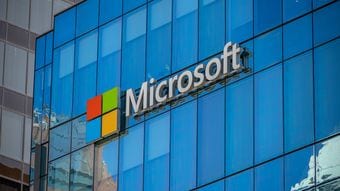 19年前にパソコン画面から消され､ついに復活…マイクロソフトが嫌われ者だった｢邪魔なイルカ｣に与えた新しい仕事