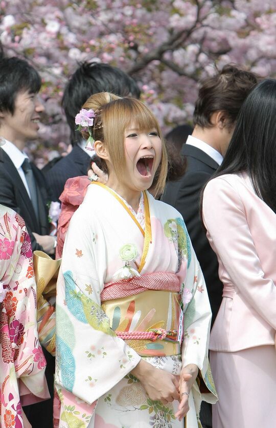 「桜を見る会」に招待されたタレントのギャル曽根さん（＝2008年4月12日、東京・新宿御苑）