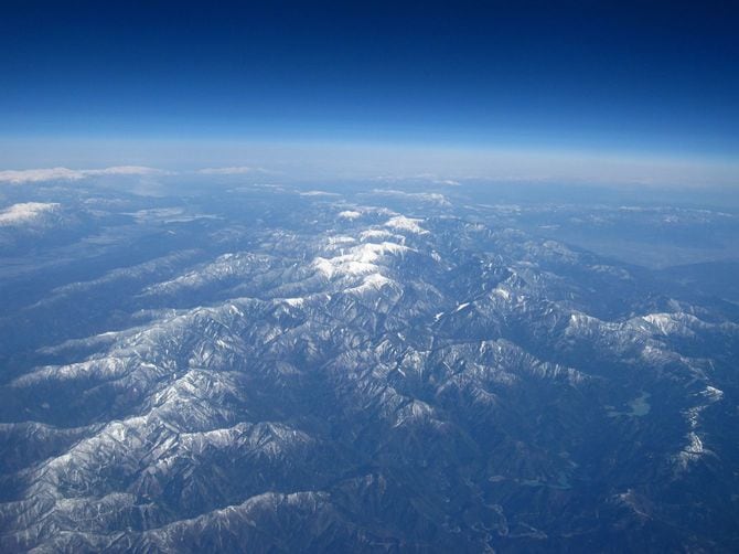 険しい地形が続く南アルプス