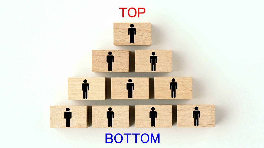 組織のピラミッドは下から腐り始める…デキる上司が部下に｢厳しい評価｣を伝えるときに使う神フレーズ その人なりに頑張っているか否かをしっかりと見てあげることが大切