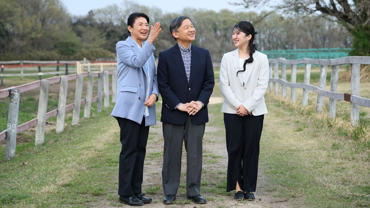 今 上 天皇 徳仁