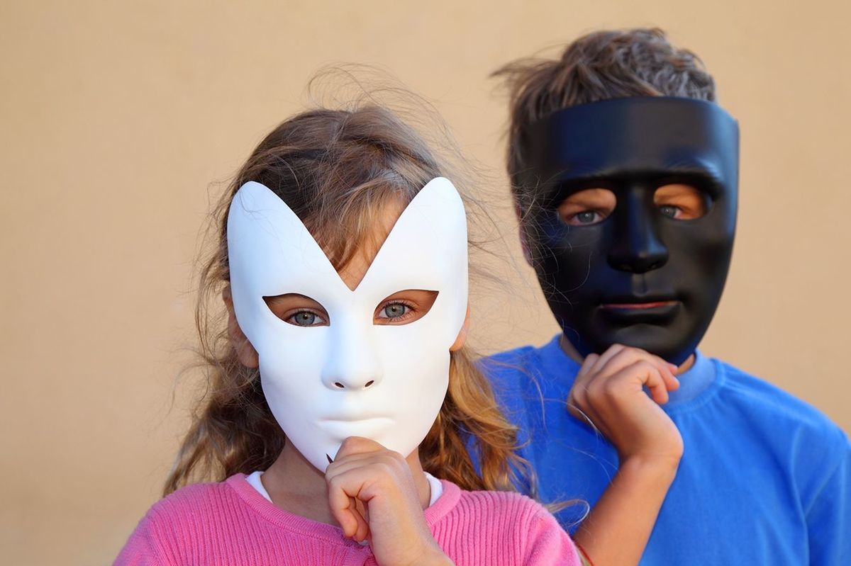 女の子と男の子の顔マスク