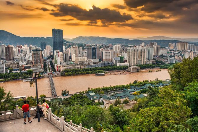 蘭州とカラフルな黄河