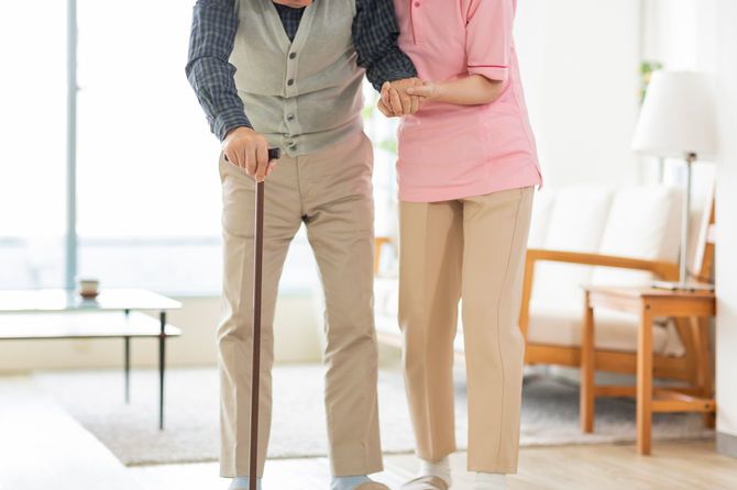 ヘルパーと老人