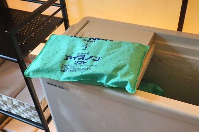 大浴場のあるフロアのエレベーター前には、夏季限定で冷やしまくらが置かれている。そのほか大浴場の入り口には、無料のアイスや乳酸菌ドリンクが置かれており、まさに「あったらいい」が体現されていた。